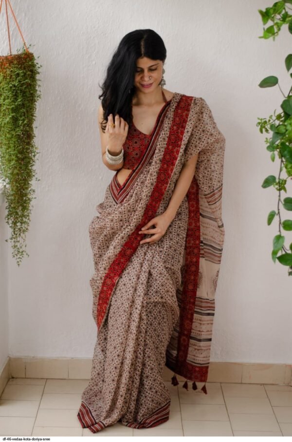 Beige Linen Digital Printed Saree with Blouse – Elegant Casual & Festive Wear